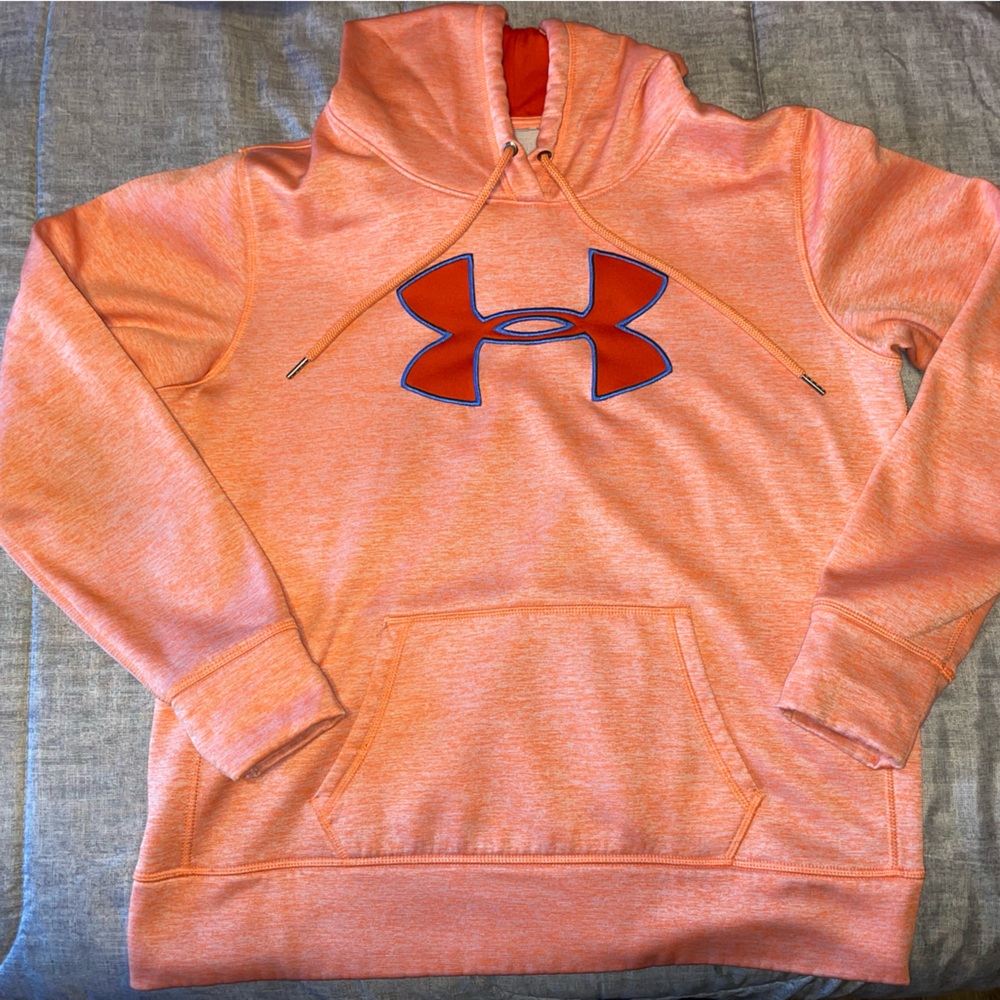 Women’s Underarmour hoodie size M/L